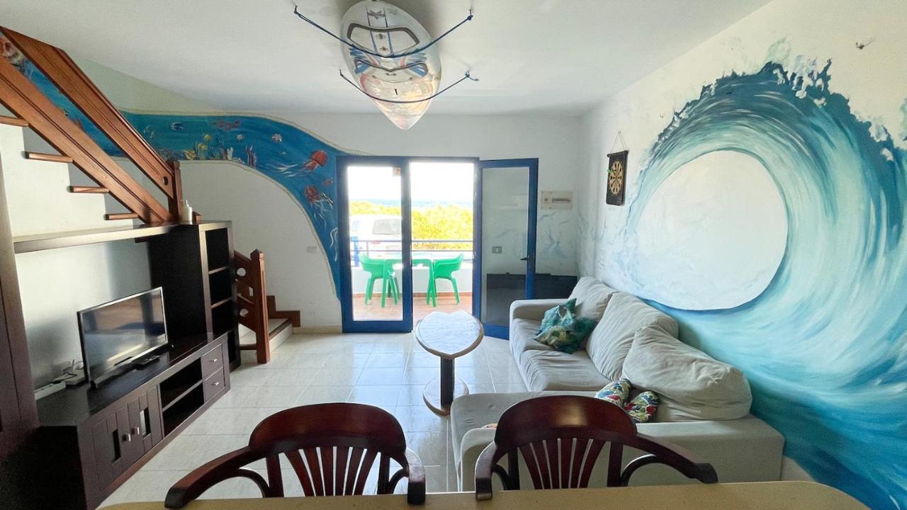 Red Star Surf & Yoga Camp Lanzarote Hostel Famara Kültér fotó
