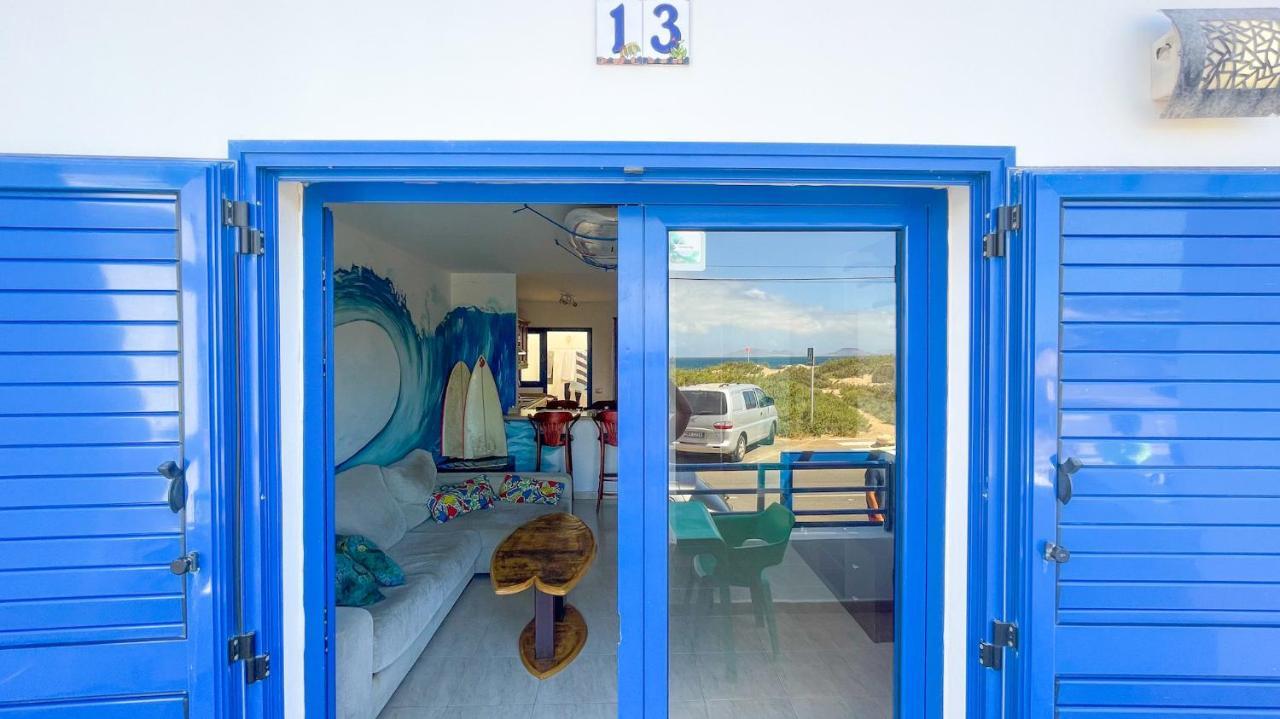 Red Star Surf & Yoga Camp Lanzarote Hostel Famara Kültér fotó