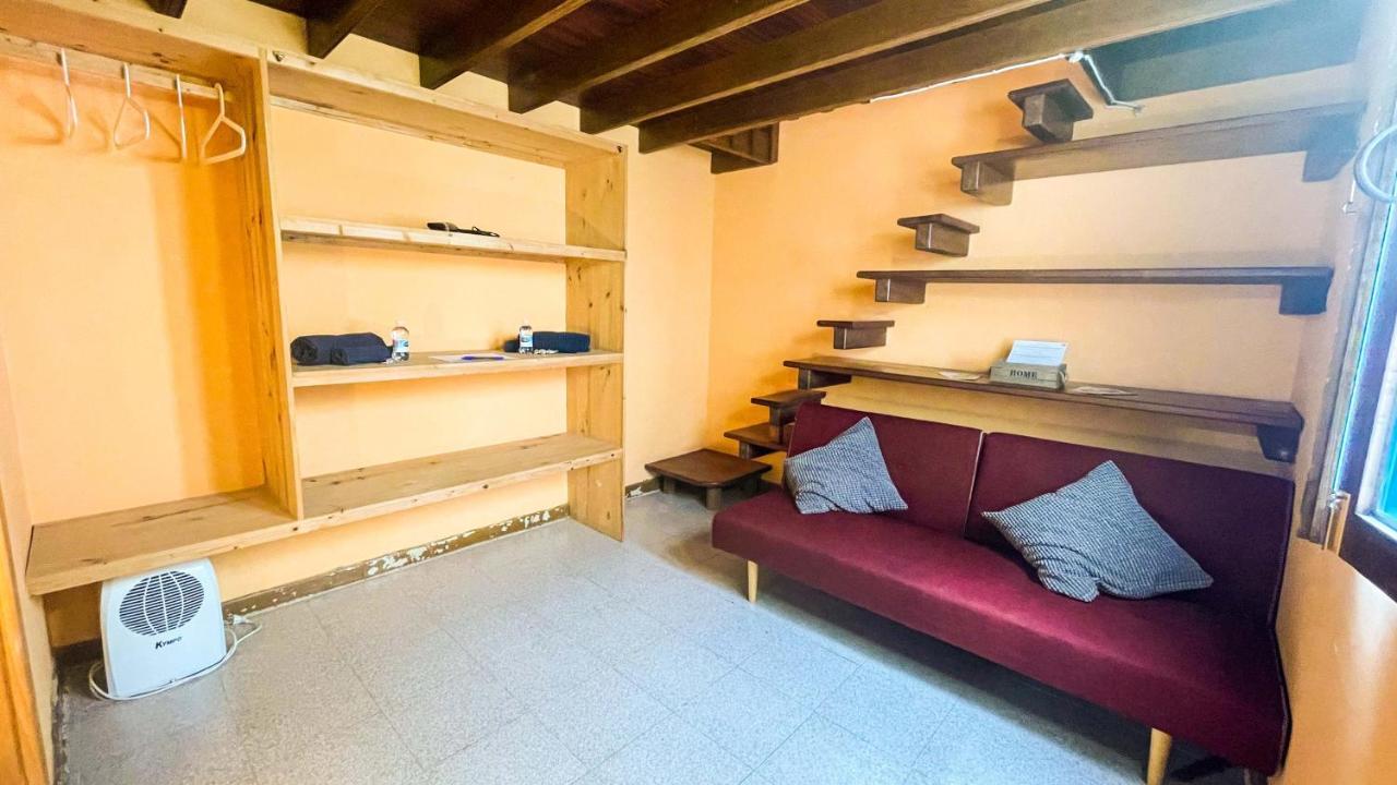 Red Star Surf & Yoga Camp Lanzarote Hostel Famara Kültér fotó