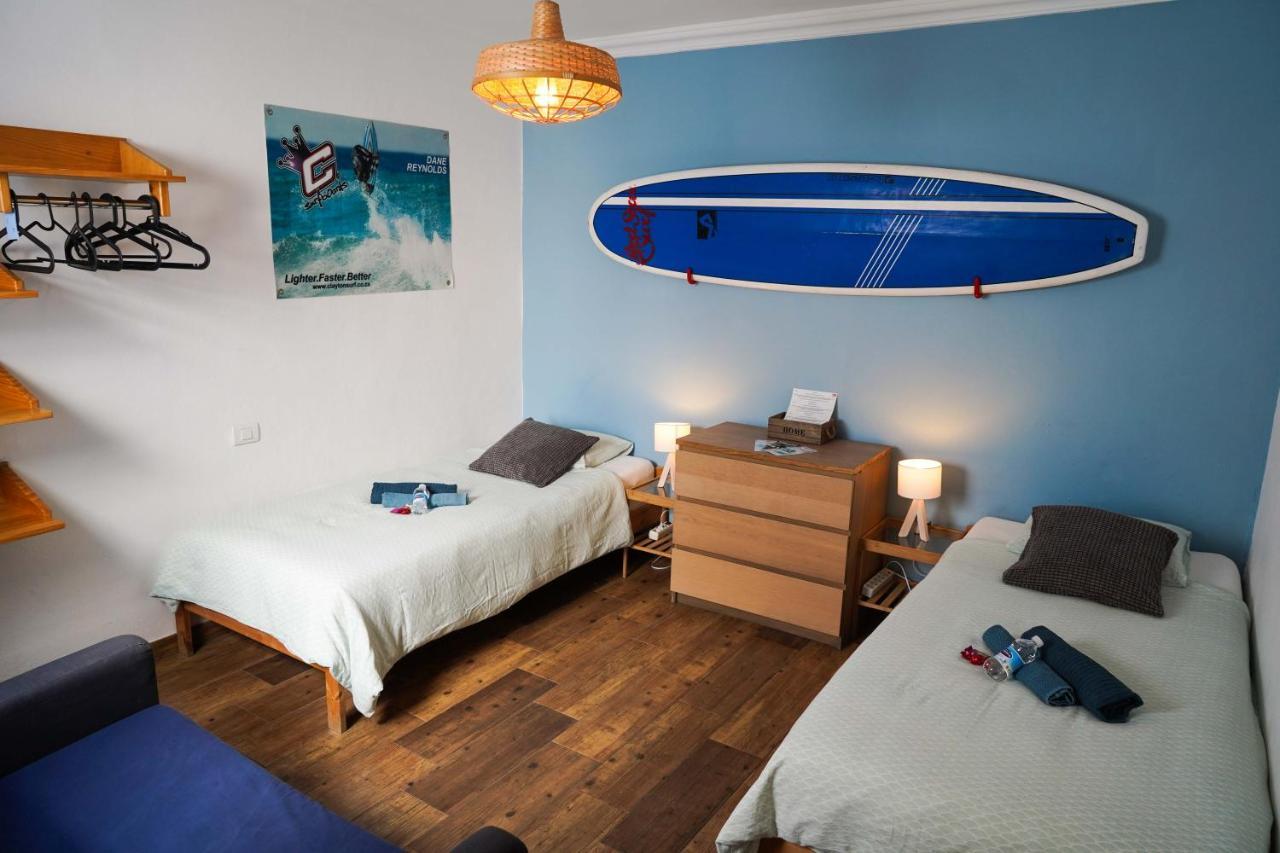 Red Star Surf & Yoga Camp Lanzarote Hostel Famara Kültér fotó