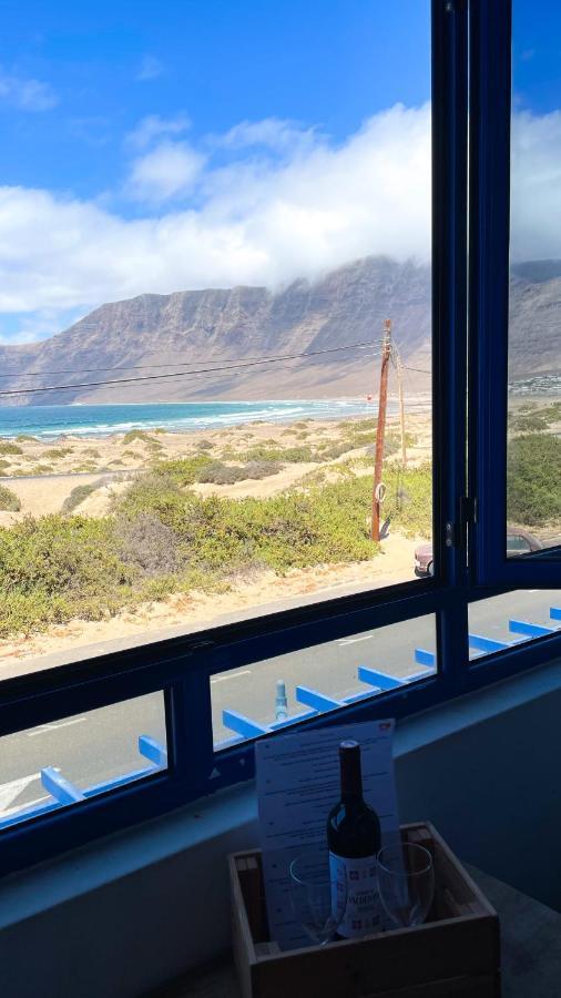 Red Star Surf & Yoga Camp Lanzarote Hostel Famara Kültér fotó