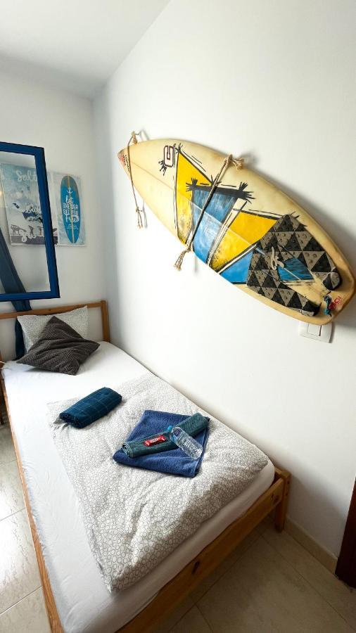 Red Star Surf & Yoga Camp Lanzarote Hostel Famara Kültér fotó