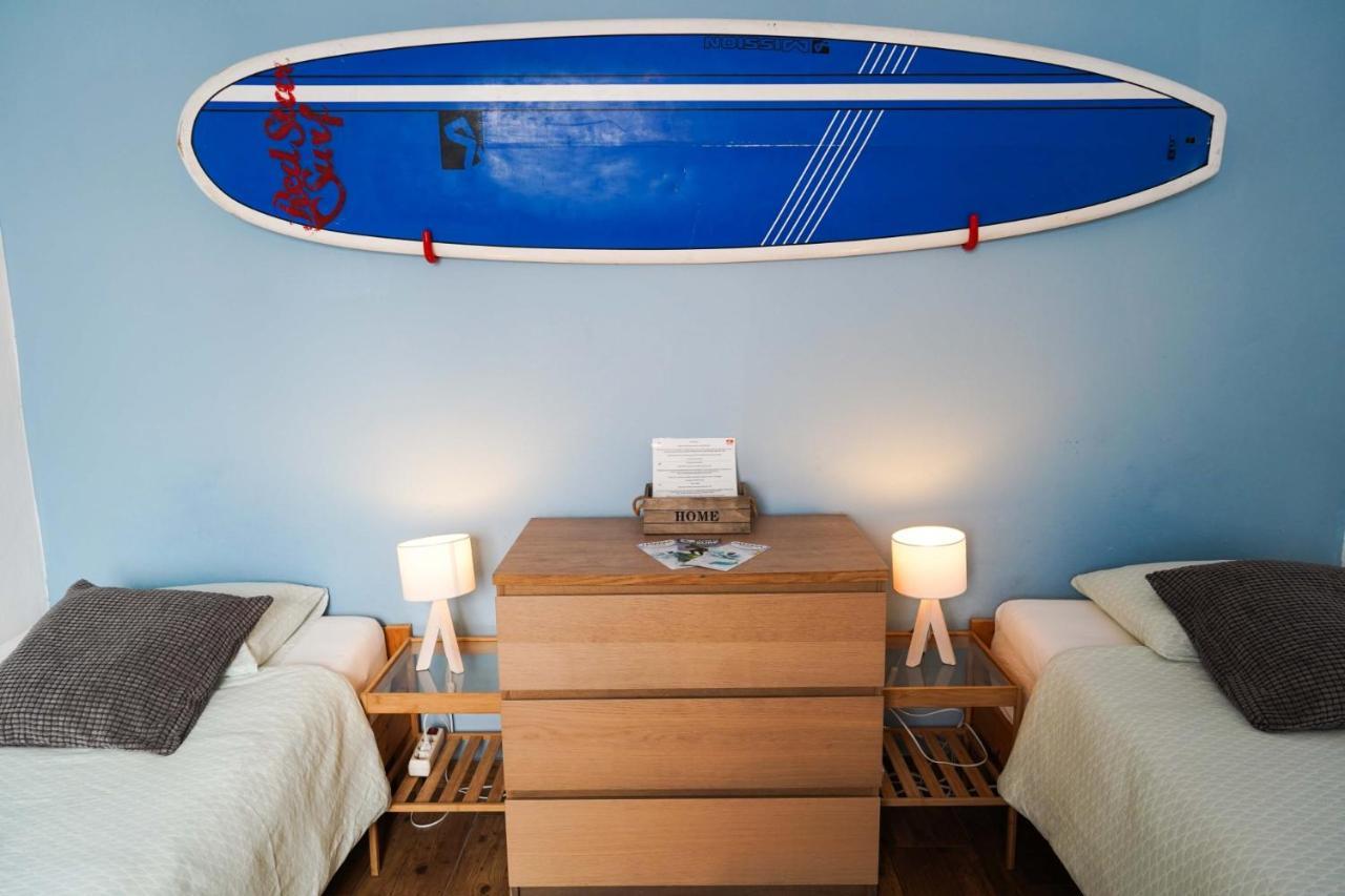 Red Star Surf & Yoga Camp Lanzarote Hostel Famara Kültér fotó