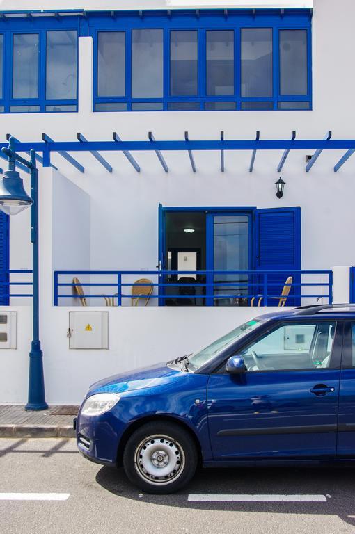 Red Star Surf & Yoga Camp Lanzarote Hostel Famara Kültér fotó